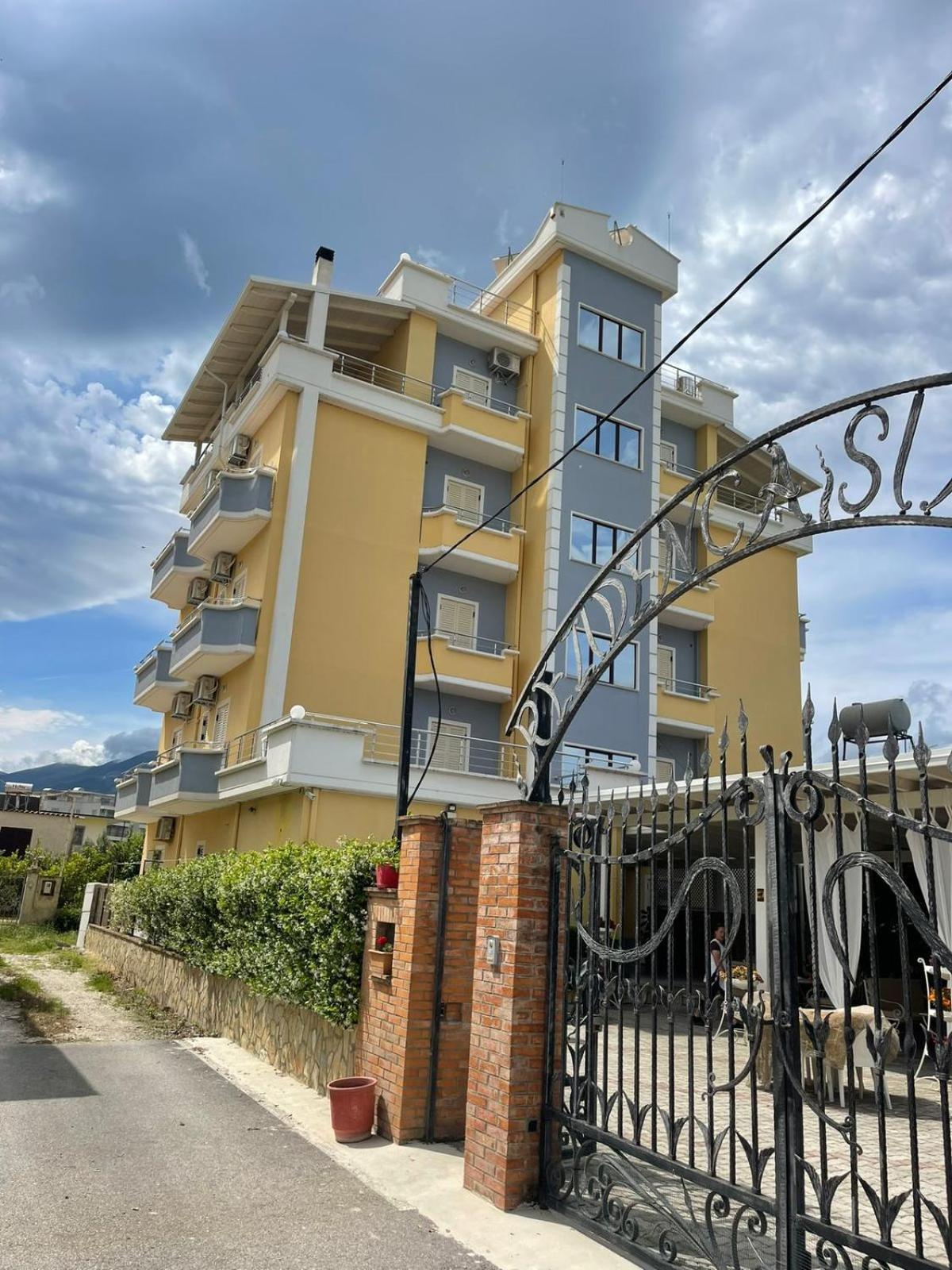 Apartments Rezidenca Sinani Orikum Dış mekan fotoğraf